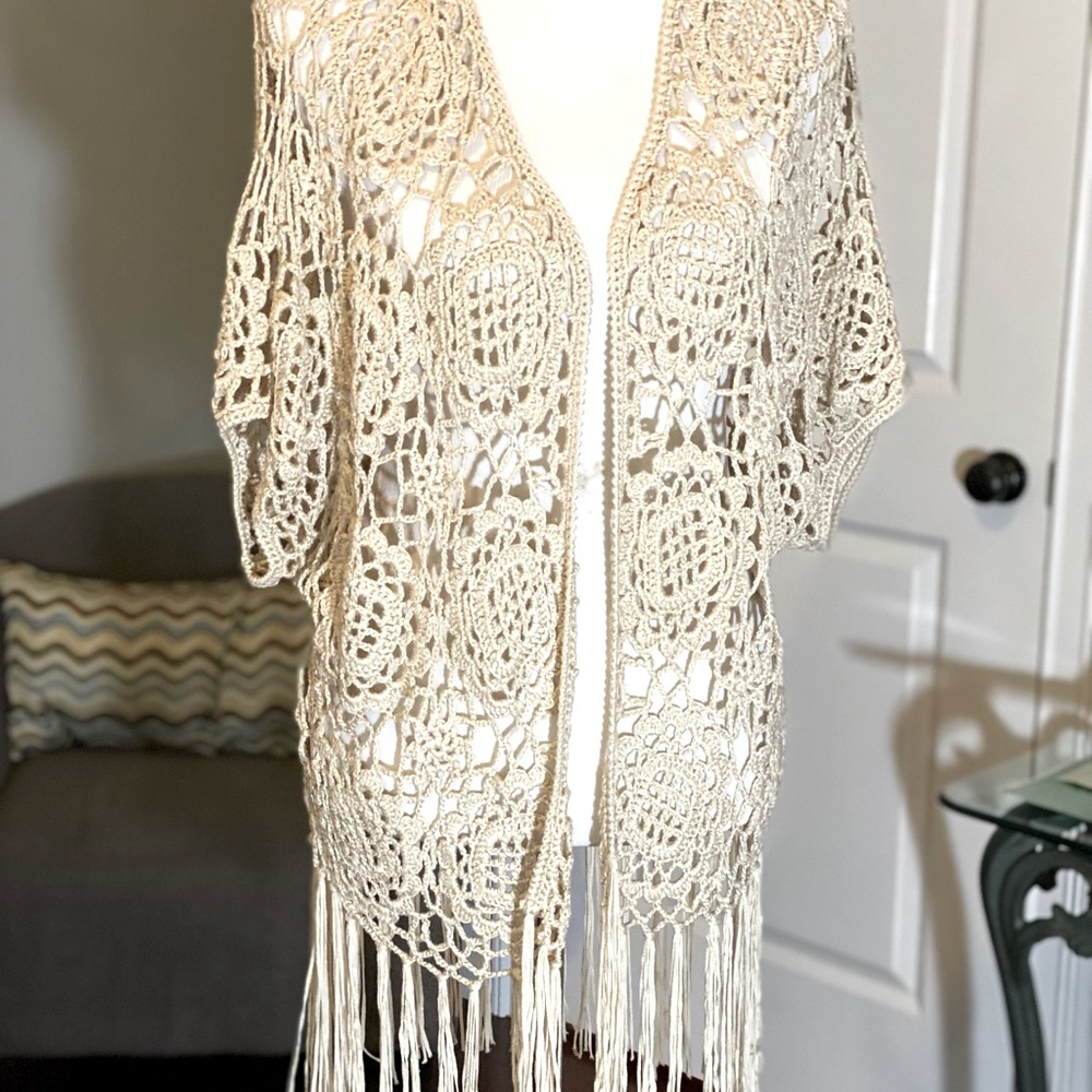 POL Ivory Boho Fringe Crochet Cover-Up Duster. M